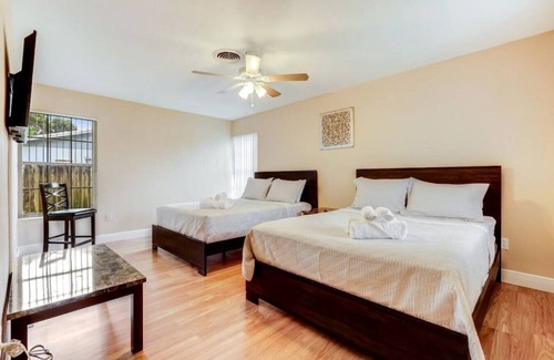 Palmetto Estates House | BEAUTIFUL MIAMI HOME W/HEATED POOL BY GOLF COURSE