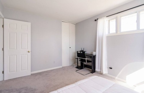 Annandale House | Beautiful Modern 4BR/2.5BA House in a Central Area in NoVA