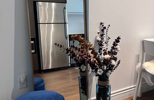 Mont-Royal Condo | Beautiful, modern condo, fully furnished and equipped, 20 mins from Downtown MTL