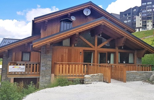 Les Bruyeres Ski Chalet | Beautiful modern chalet in Les Menuires - Ski-in Ski-out location