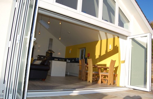 Trearddur Bay House | Beautiful, Modern Villa 5 mins walk from the Stunning Bay at Trearddur