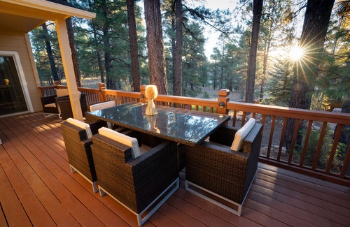 Flagstaff House | Beautiful Modern Home under the Ponderosa Pines - AC - Hot Tub - Fast Wifi