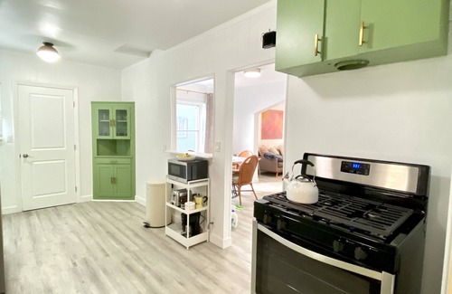 Lennox House | Beautiful modern home minutes from LAX and 15 minutes to most LA attractions