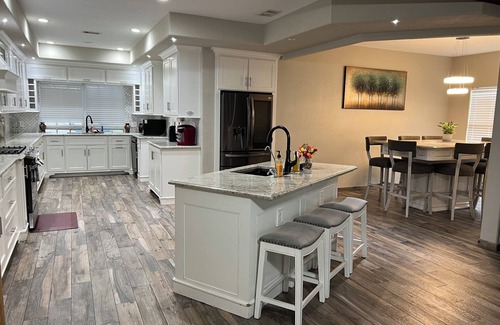 Northeast Houston House | Beautiful modern home with huge patio and pool