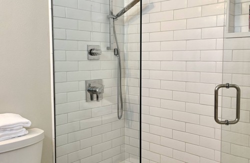 Telluride Apartment | Beautiful Modern In-town Studio with Kitchenette - steps from Gondola!