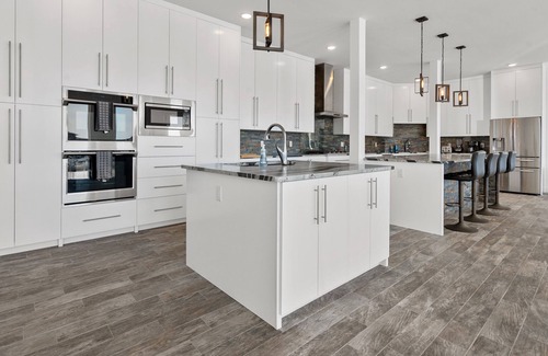 Rockwell House | Beautiful modern new build - this house has everything, 7 bedrooms, lake access!