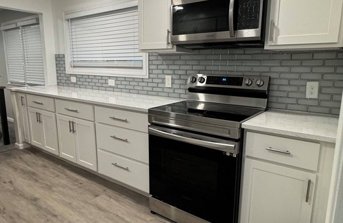 North Buffalo House | Beautiful Modern Ranch Near UB & Niagara Falls