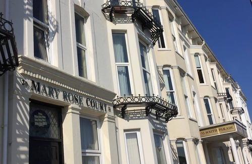 Southsea Apartment | Beautiful Modern Seafront Apartment Recently Re-furbished
