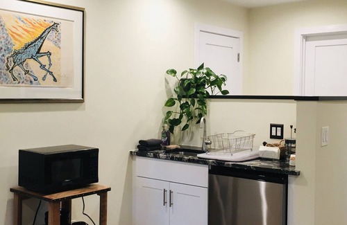 Martin Acres Apartment | Beautiful modern studio 10 min. from major hiking areas and downtown Boulder
