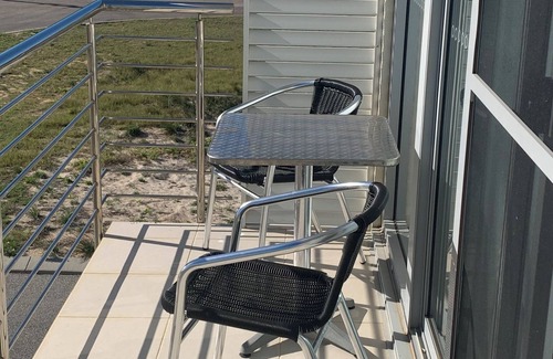 Jurien Bay House | Beautiful modern three bedroom townhouse walking distance to the beach.