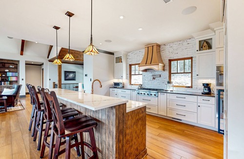 Black Mountain House | Beautiful mountain home with deck, fireplace, children's items, AC, & W/D