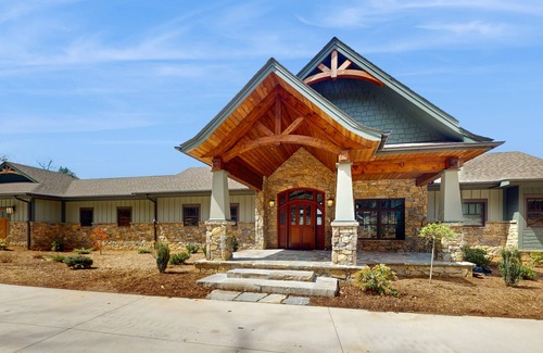 Black Mountain House | Beautiful mountain home with deck, fireplace, children's items, AC, & W/D