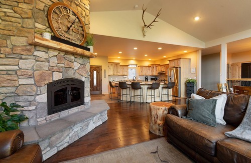 Woodland Park House | Beautiful Mountain getaway with incredible views of Pikes Peak