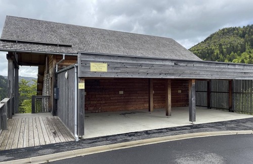 Laveissiere Apartment | Beautiful Mountain Apartment with Ski-In Access