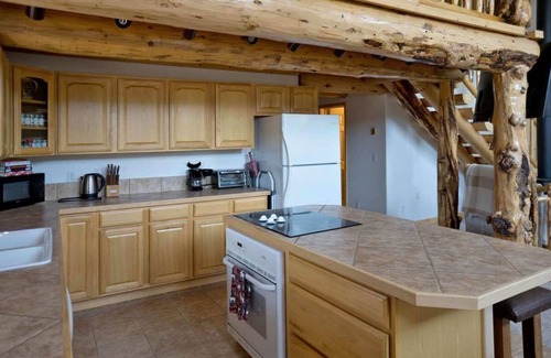 South Fork House | Beautiful Mountain Cabin w/Wraparound Deck/Private Washer/Dryer/Free WiFi