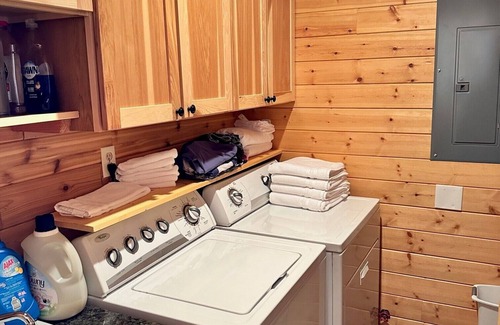 Packwood Cabin | Beautiful mountain cabin by river - 2.9 miles from town