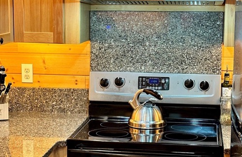 Packwood Cabin | Beautiful mountain cabin by river - 2.9 miles from town