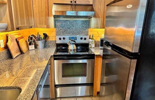 Packwood Cabin | Beautiful mountain cabin by river - 2.9 miles from town