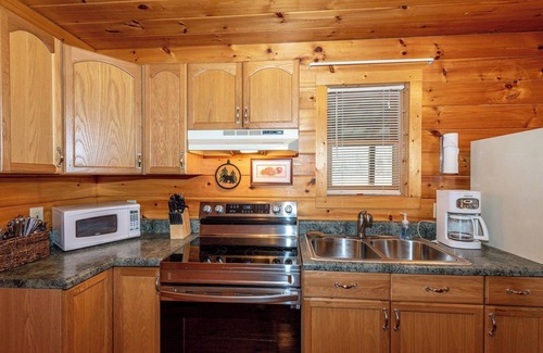 Townsend Cabin | Beautiful mountain cabin with river access. Firepit and wood burning fireplace .
