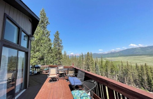Michigan Hill Cabin | Beautiful mountain home with BREATHTAKING views!
