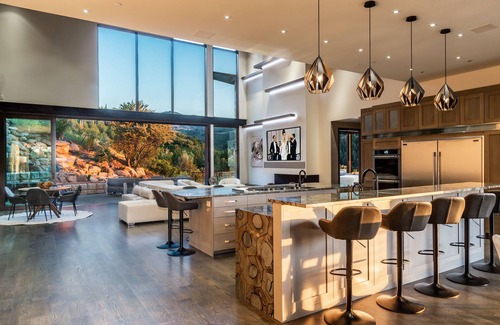 Pineridge House | Beautiful mountain home w/endless entertainment! BOOK NOW! 30 DAY Req'd