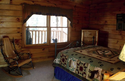 Townsend Cabin | Beautiful mountain sunrise view at Cobblestone Manor