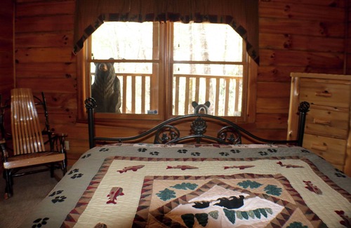 Townsend Cabin | Beautiful mountain sunrise view at Cobblestone Manor