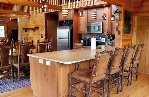 Townsend Cabin | Beautiful mountain sunrise view at Cobblestone Manor