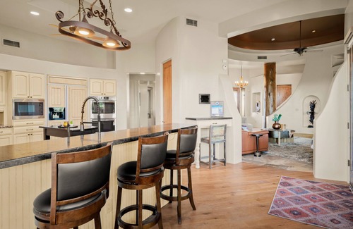 Cave Creek House | Beautiful Mountain View home w/Infinity Pool, Spa, 3 Fireplaces and more.