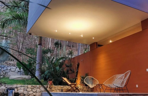 Crucecita House | Beautiful private Villa with Viva Pool, outdoor spaces. AC and WiFi.