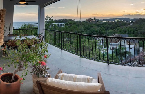 Santa Maria Huatulco Apartment | Beautiful apartment with private pool and breathtaking ocean views!
