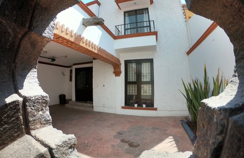 Queretaro House | Beautiful House in Queretaro near Historic Center & Beer Factory -Great location
