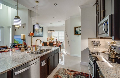 Naples Cottage | Beautiful Naples Getaway w/Pool Access!