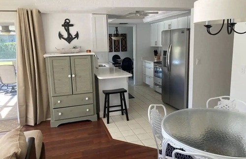 Park Shore House | Beautiful Naples home, walk to private beach!