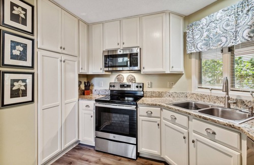 Fernandina Beach Villa | Beautiful Nature Views from Courtside Villa in Gated Resort Community!