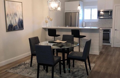 Hunt Club Cottage | beautiful newly renovated golf front cottage, located inside the PGA National