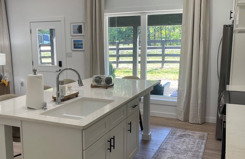 Almo House | Beautiful New 2 Bedroom Cabin at Kentucky Lake