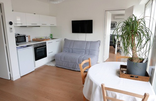 Avignon City Centre Apartment | BEAUTIFUL NEW APARTMENT QUIET BRIGHT HYPER CENTER WITH PRIVATE GARAGE