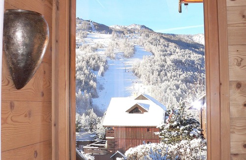 Saint-Chaffrey Ski Chalet | Beautiful new chalet 7 min walk from the slopes