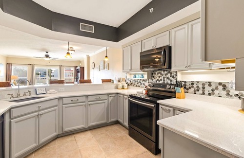 Mexico Beach Condo | Beautiful New Condo with Hot Tub & Pool - Walk to Beach, Snowbirds Welcome