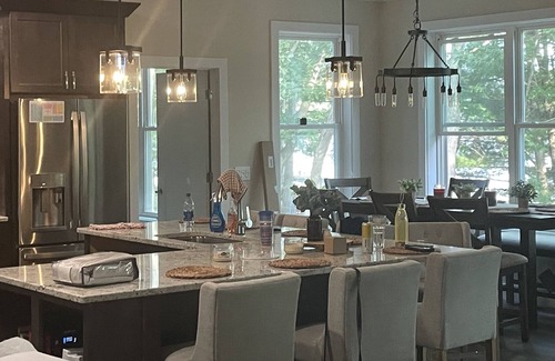 Free Soil House | Beautiful New Gunn Lake Home
