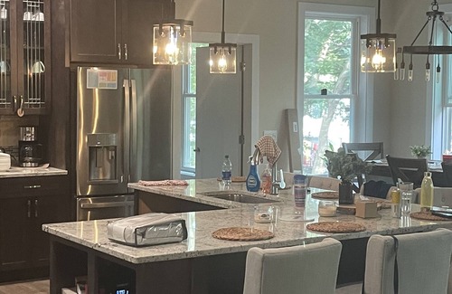Free Soil House | Beautiful New Gunn Lake Home