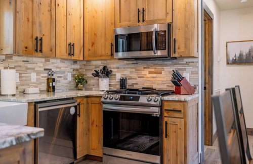 Cody House | Beautiful NEW home close to downtown Cody! Sleeps up to 8.