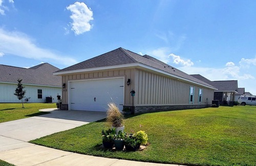 Foley House | Beautiful new home located minutes from OWA and the Wharf