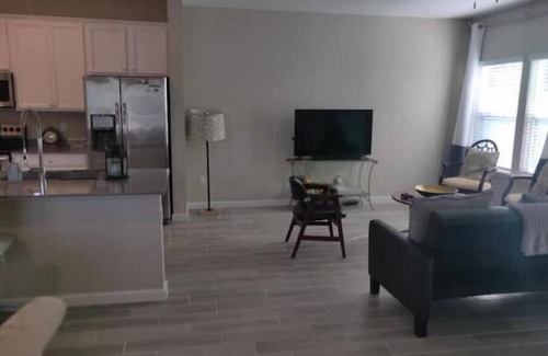 Westside House | Beautiful, New & Modern Home in a quiet Area.