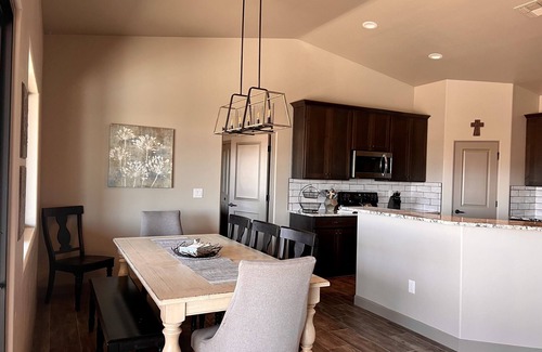 Lake Havasu City House | Beautiful Newer Home with Pool Near Windsor Beach, Lots of Garage space