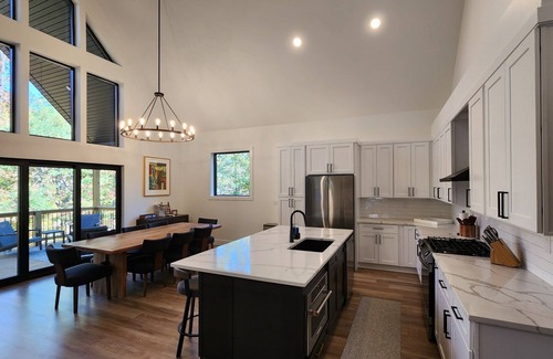 Sunset Cabin | BEAUTIFUL Newly Built Retreat w/Private Marina Boat Slip at Upper Lake Keowee!