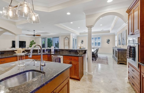 Central Naples House | Beautiful newly furnished home in the heart of Naples - pool & 10 mins to beach!