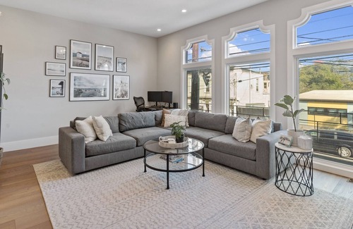 Cow Hollow Condo | Beautiful, Newly Renovated, High-Tech Condo