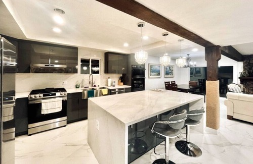 Channel Islands House | Beautiful newly remolded Waterfront Retreat with Coastal Elegance